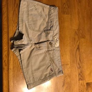 Hollister khaki shorts